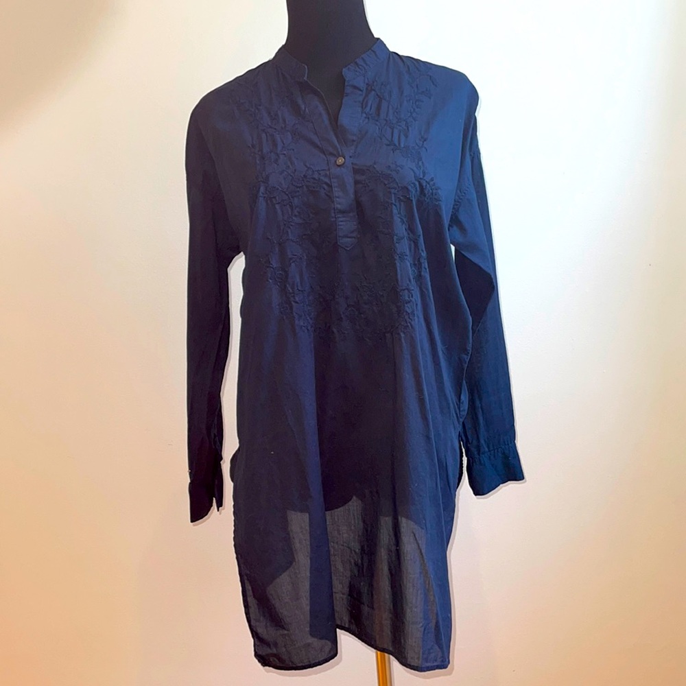 Uniqlo navy color cotton tunic.